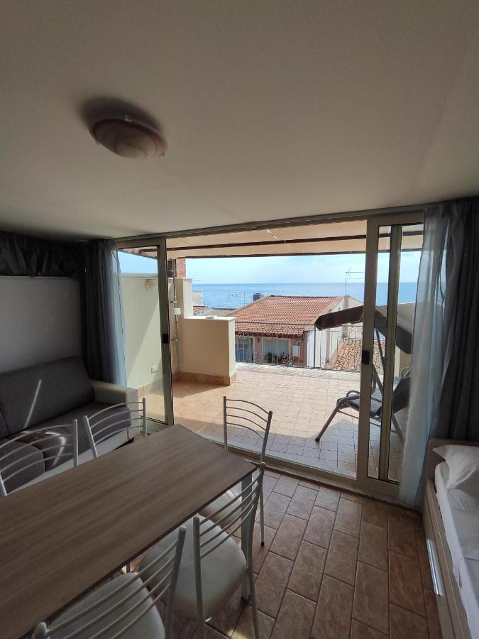 Sicily Travel Apartment'S 4 Giardini-Naxos Exterior foto