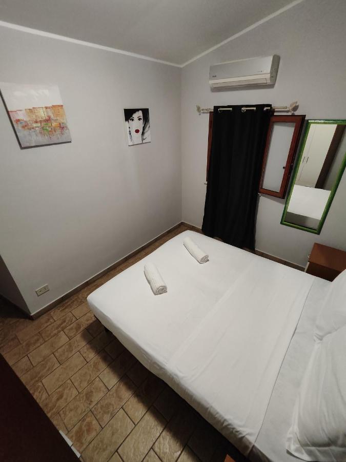 Sicily Travel Apartment'S 4 Giardini-Naxos Exterior foto