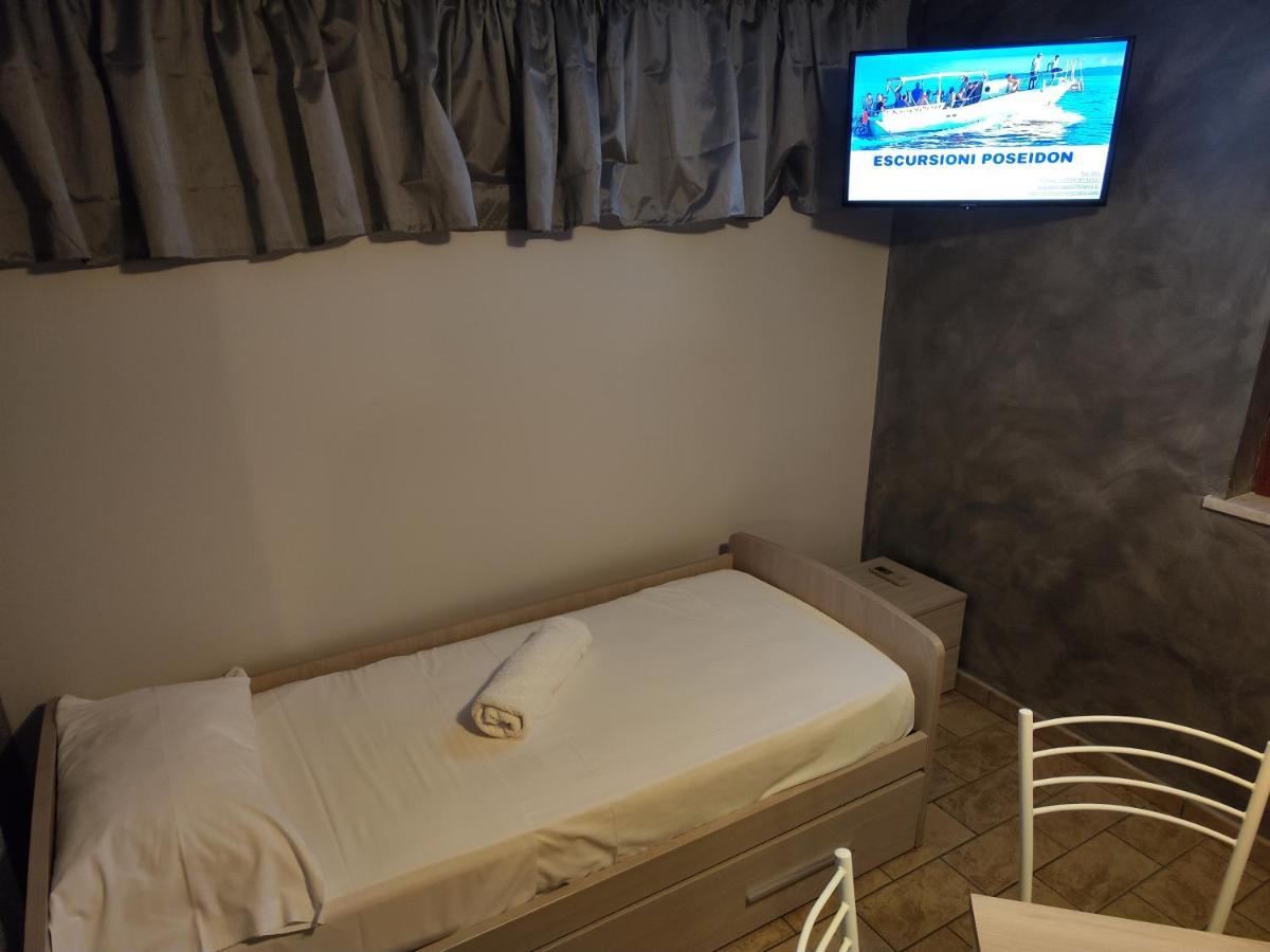 Sicily Travel Apartment'S 4 Giardini-Naxos Exterior foto